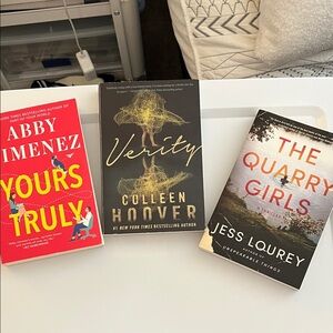 'Verity' Black and Gold Book